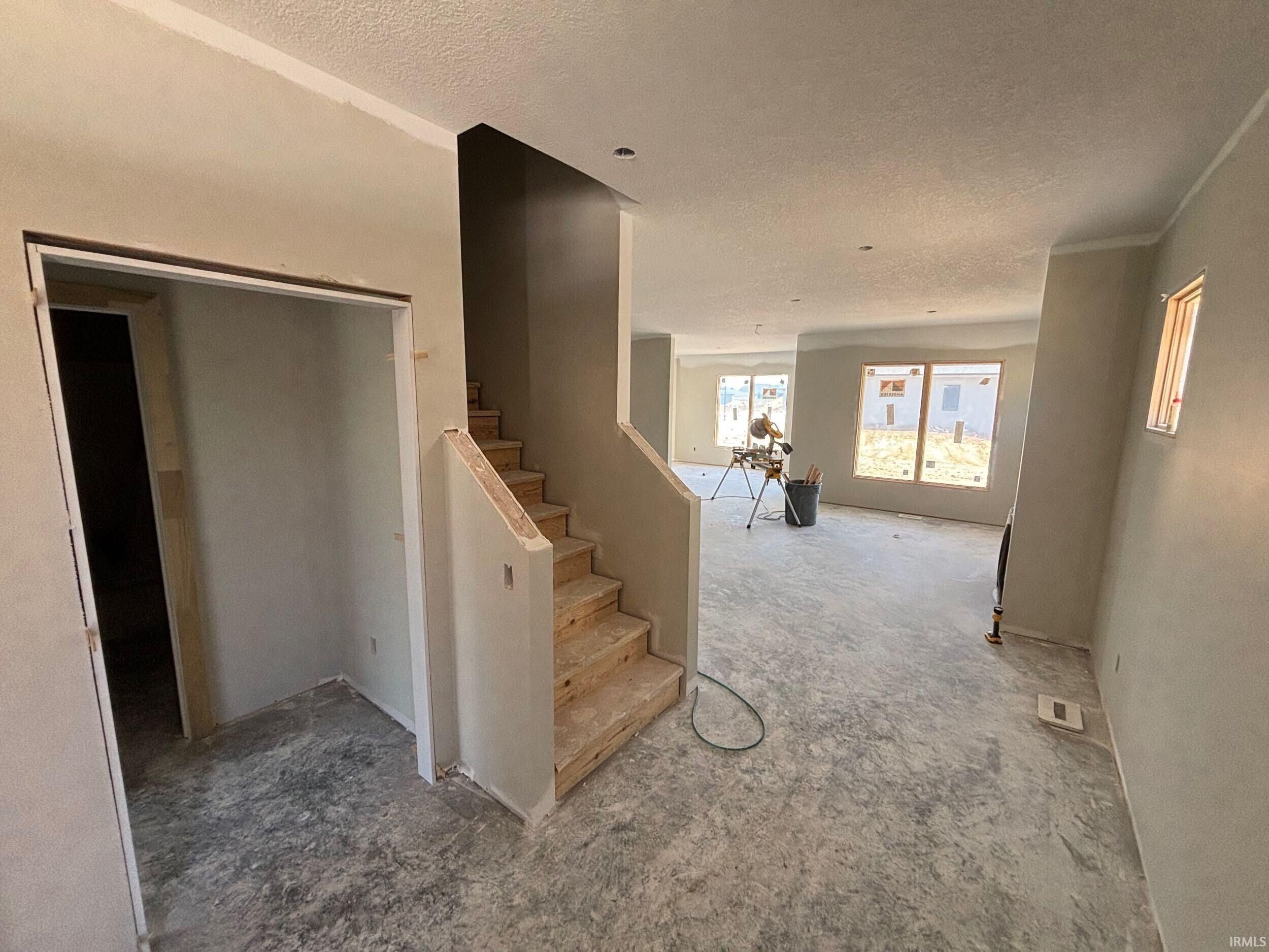 17909 Seahawk Lane. Huntertown, IN 46748