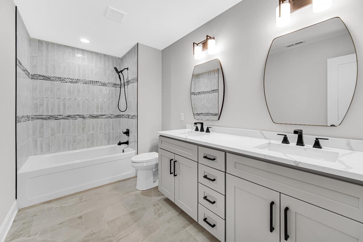 11039 Macedon Street. Winfield, IN 46307