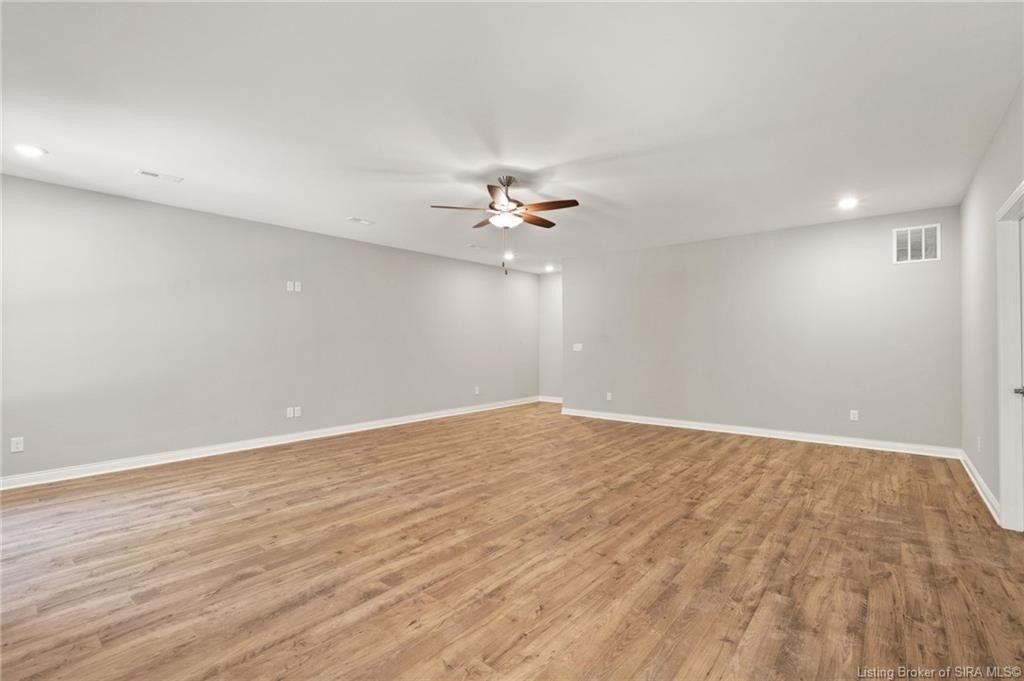 828 Kings Court. Memphis, IN 47143