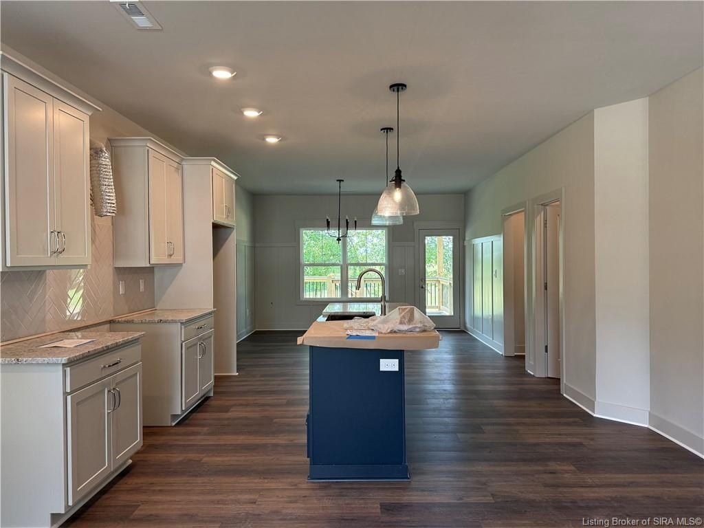 4622 Red Tail Ridge. Jeffersonville, IN 47130