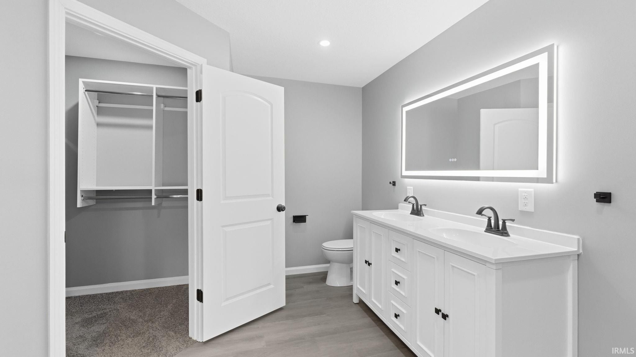 4415 Wayne Trace. Fort Wayne, IN 46806