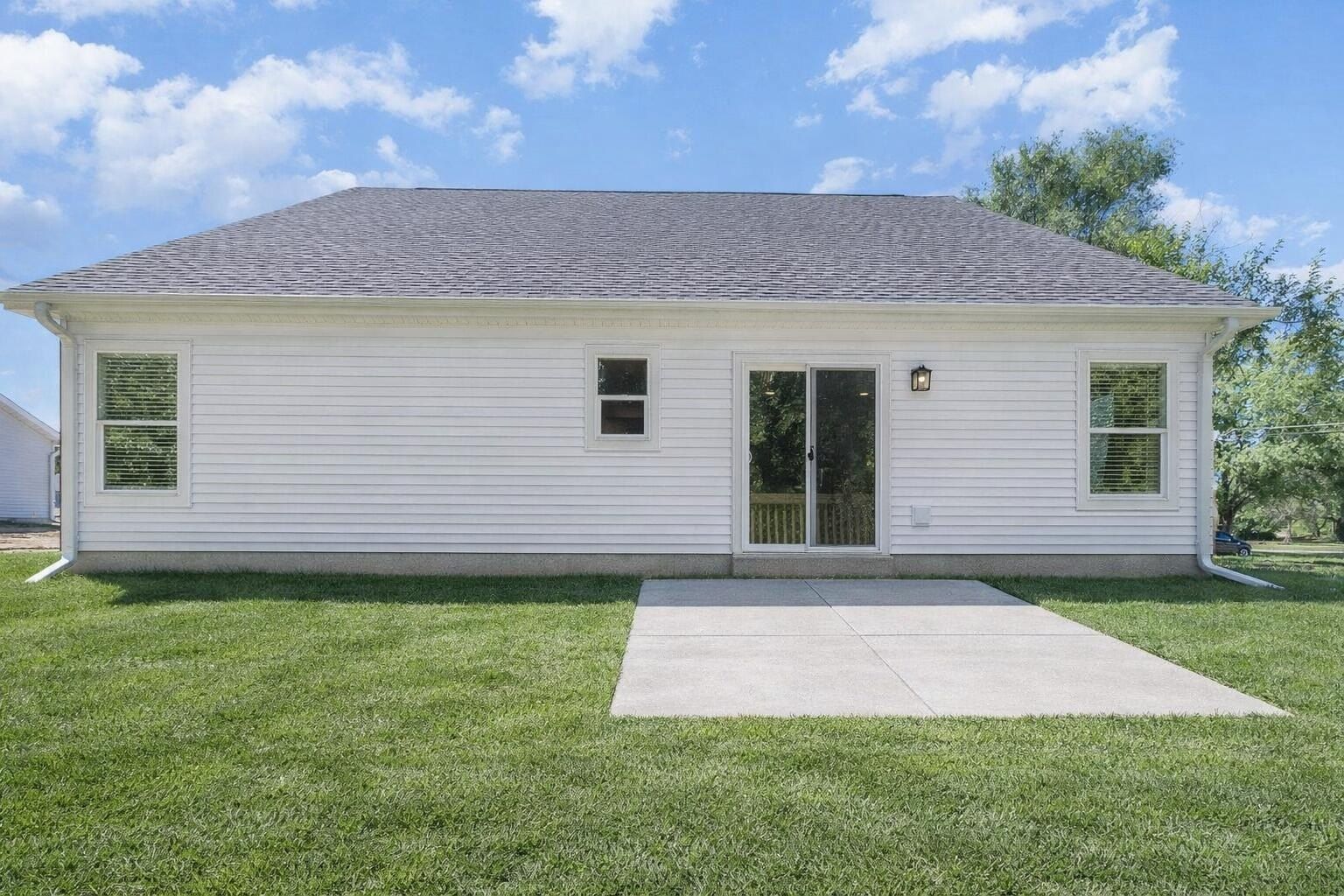 709 Fernway Road. Kingsford Heights, IN 46346