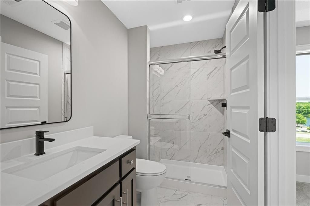 22364 W 90Th Terrace. Lenexa, KS 66227