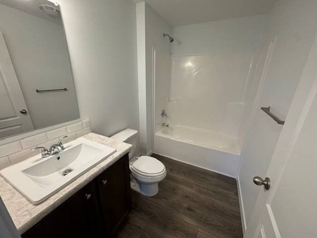 1074 E Park Street. Gardner, KS 66030