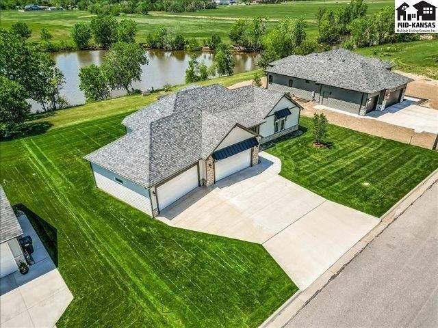 36 W Kisiwa Village Rd. Hutchinson, KS 67502