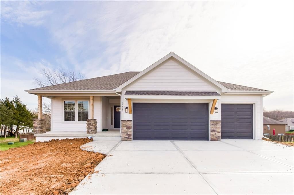 8320 Timber Trails Drive. De Soto, KS 66018