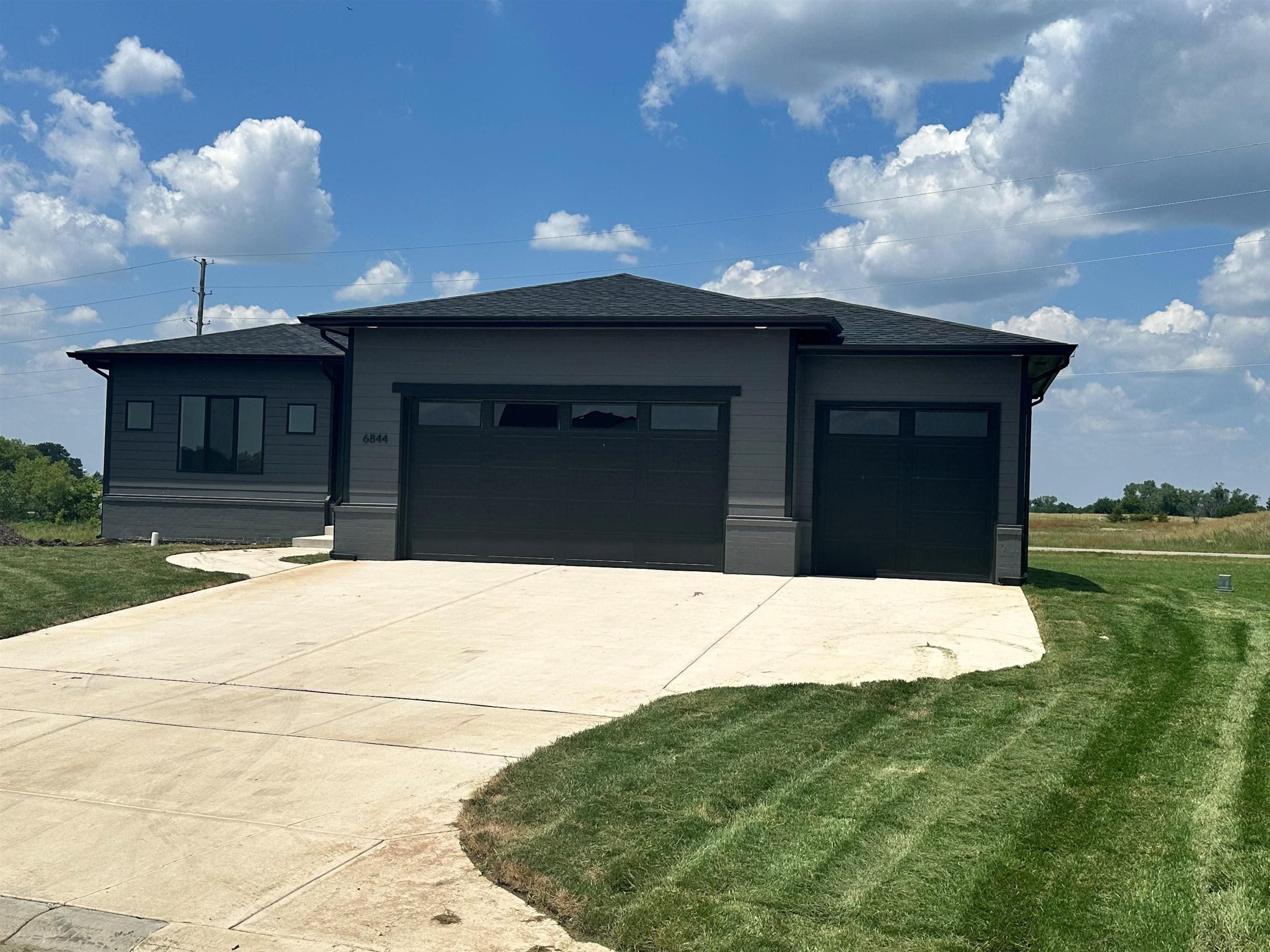 6844 E Pheasant Ridge St. Bel Aire, KS 67226