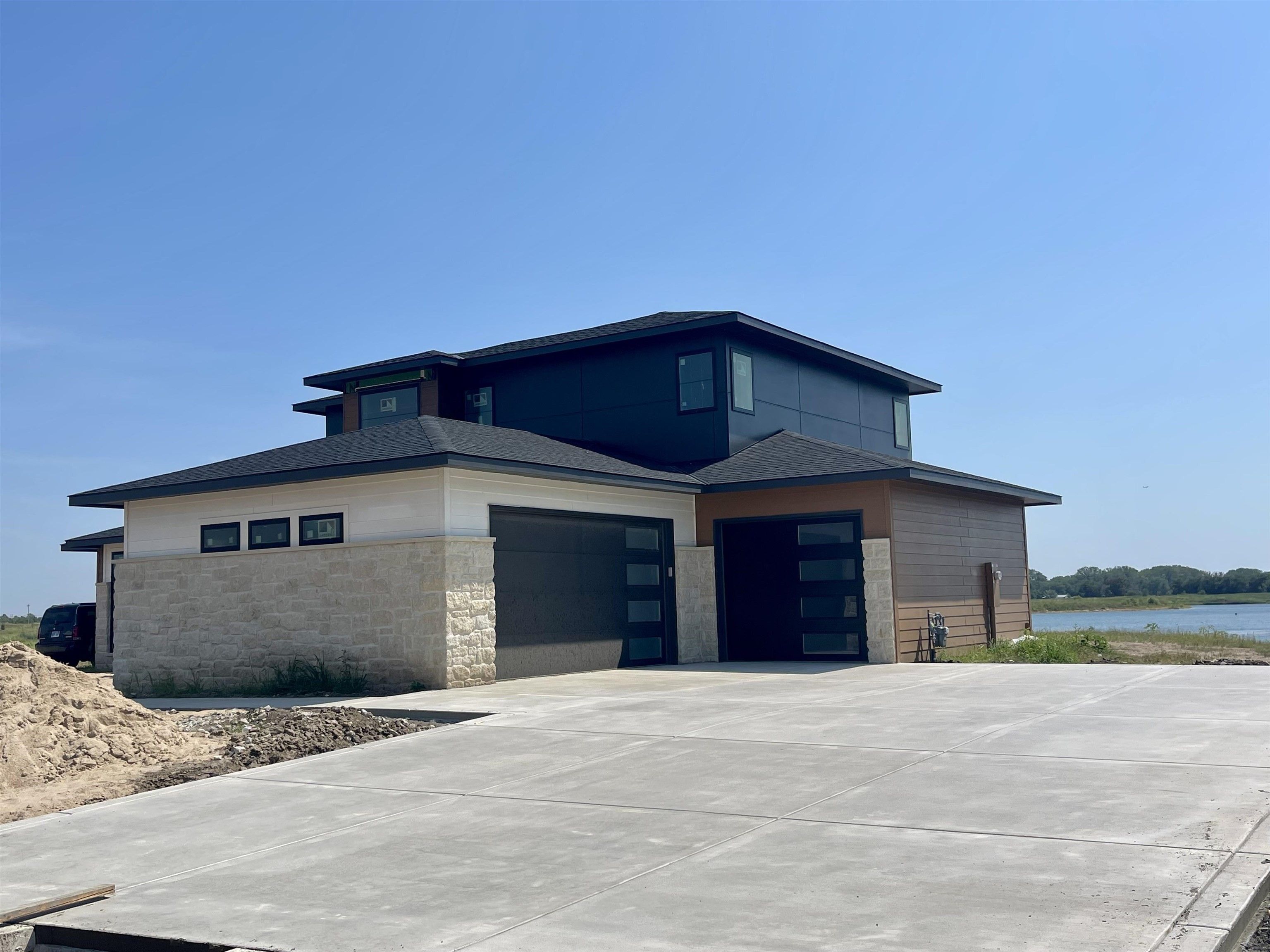 5118 Shoreside Street. Maize, KS 67101