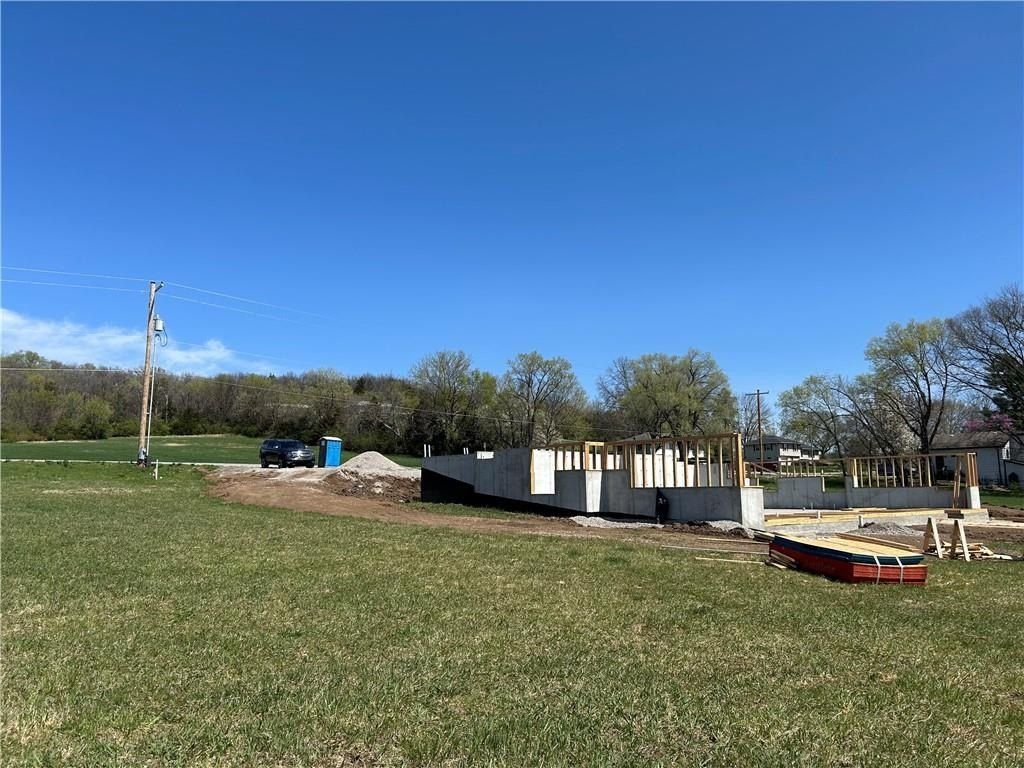 2017 Vilas Street. Leavenworth, KS 66048