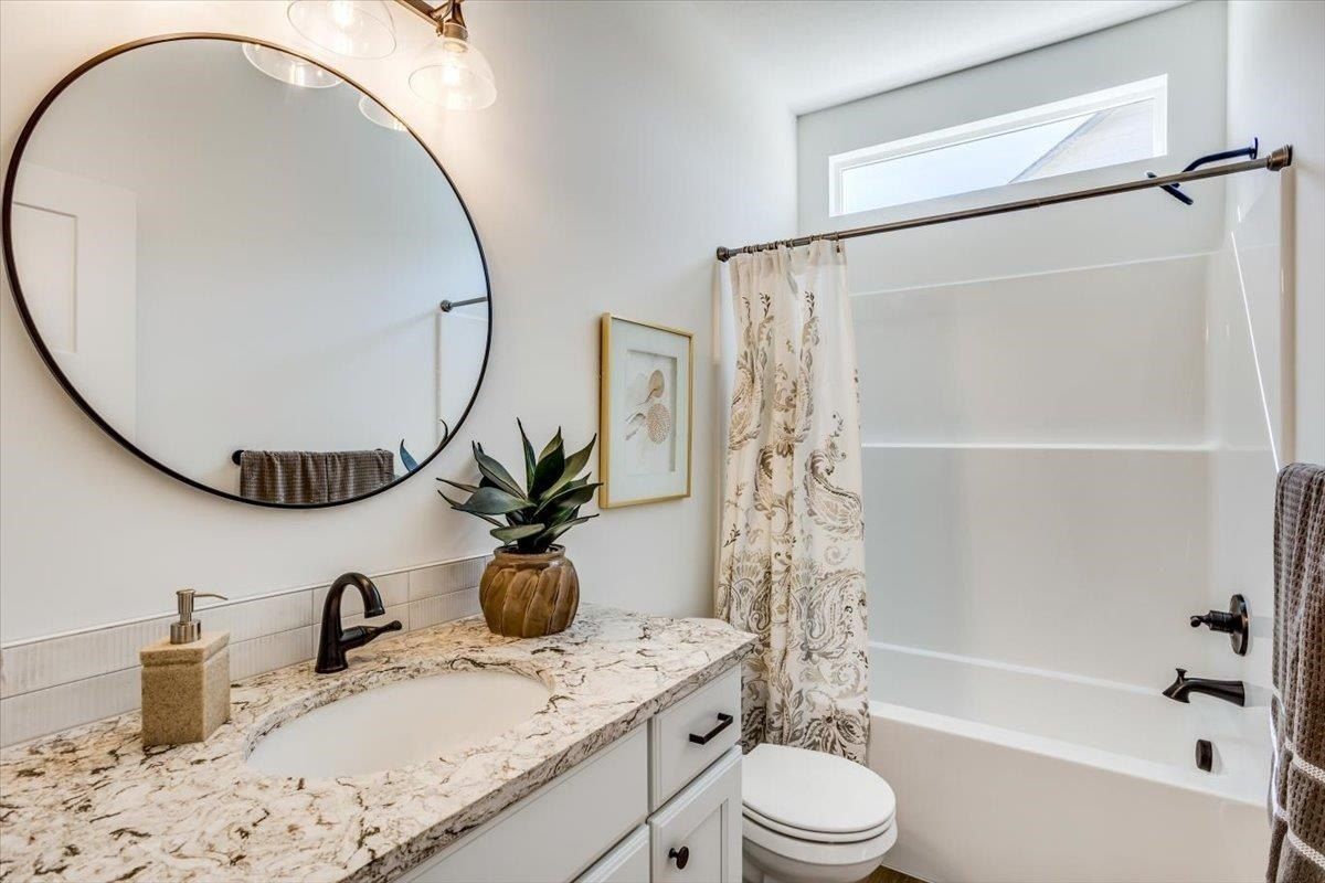 9638 W Cedar Lane. Maize, KS 67101