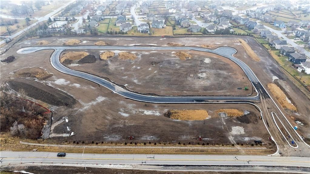 18204 W 166Th Terrace. Olathe, KS 66062