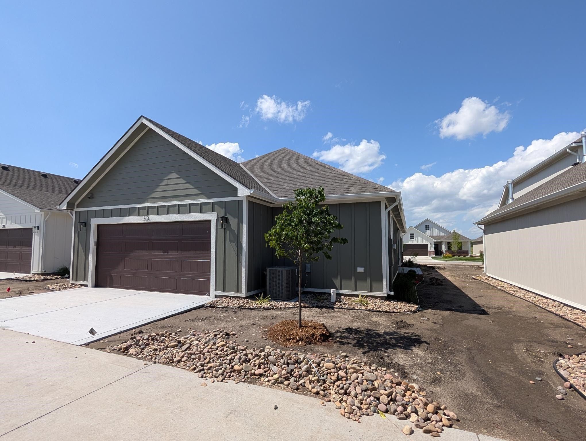 313 W Boxthorn. Andover, KS 67002