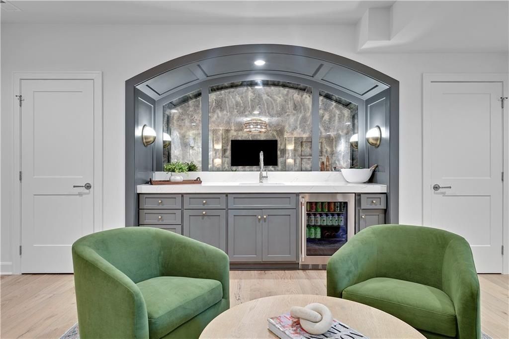 11316 W 170Th Terrace. Overland Park, KS 66221