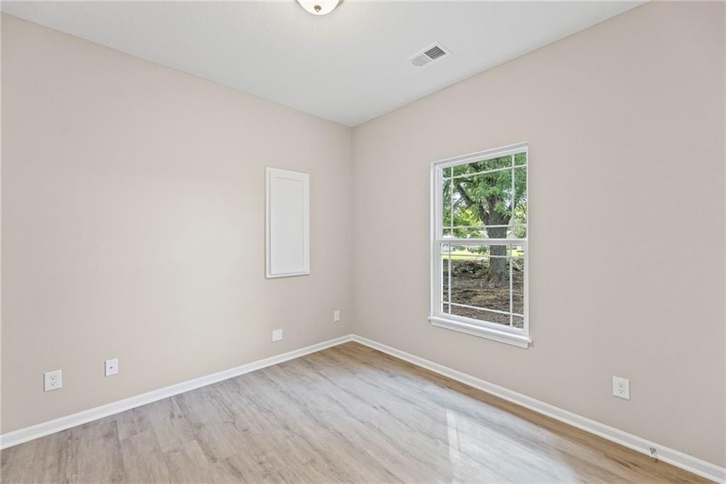 628 Monroe Street. Pomona, KS 66076