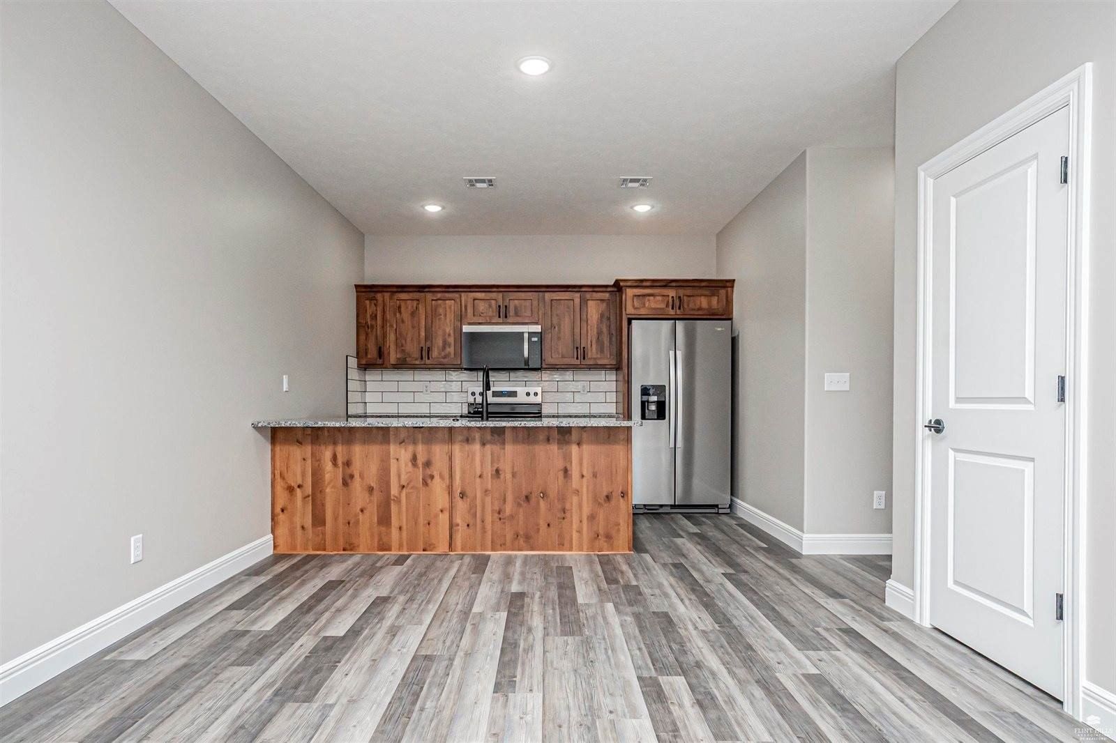 18001802 Broadfoot Drive. Abilene, KS 67410