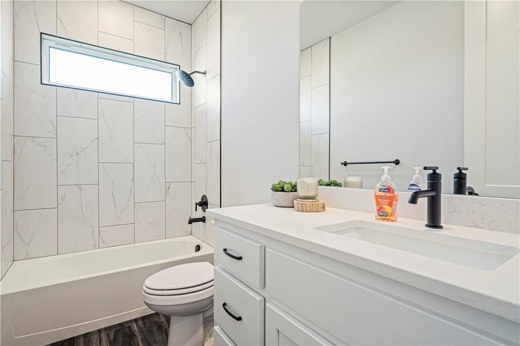 20689 Skyview Lane. Spring Hill, KS 66083