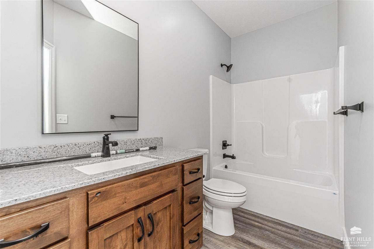 1801 Nw 17Th Street. Abilene, KS 67410