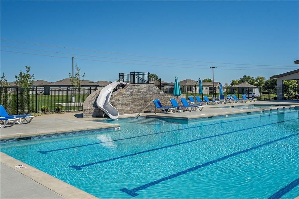 18791 188Th Terrace. Spring Hill, KS 66083