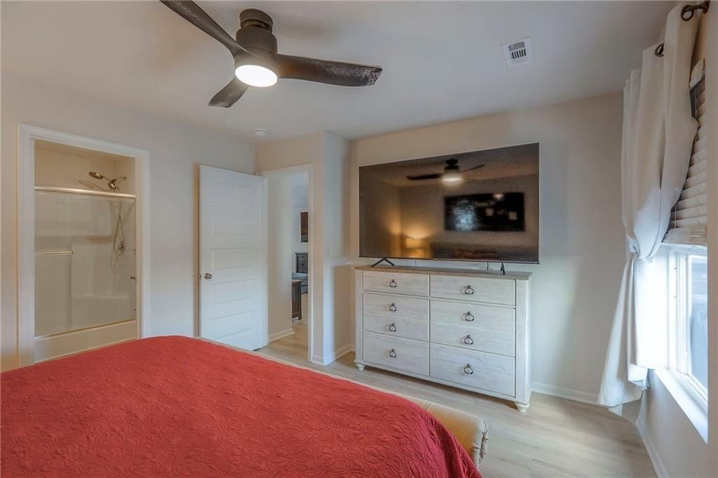 435 E Park Hill Drive. Tonganoxie, KS 66086