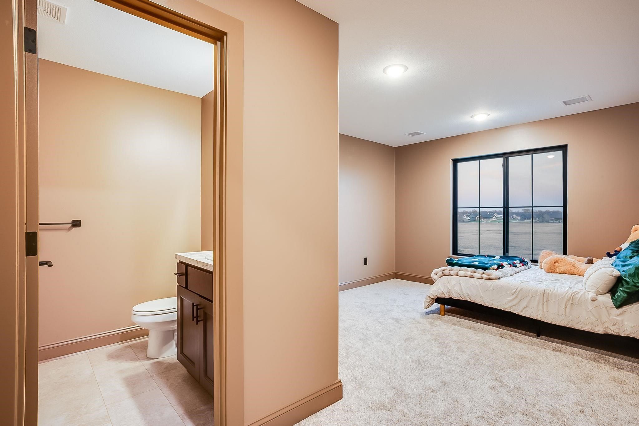 243 Thurston Ln. Derby, KS 67037