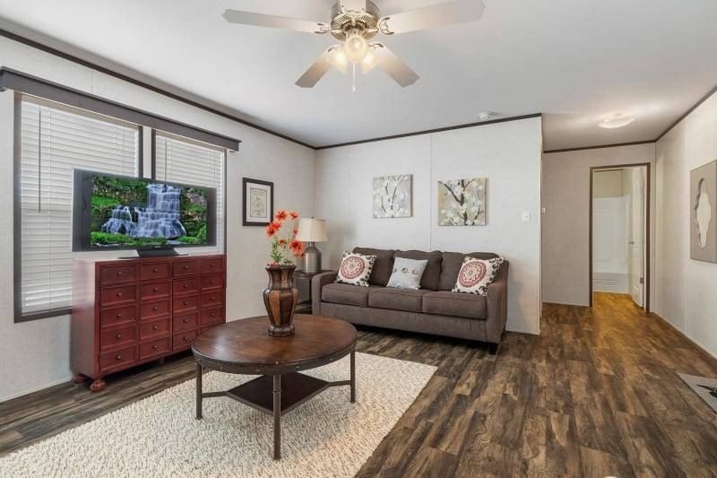 28 Woodmoor Ct. Leavenworth, KS 66048