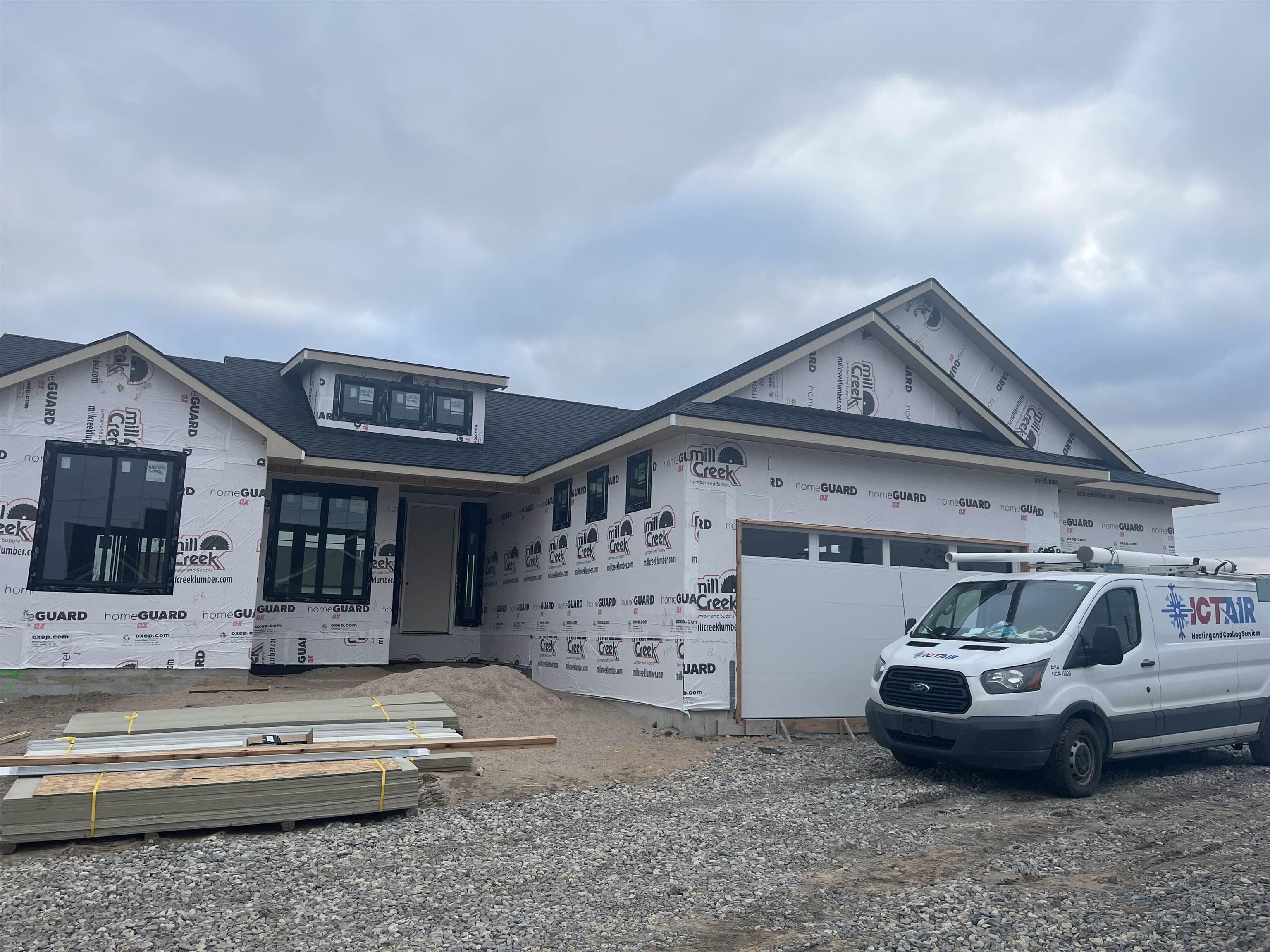 4997 N Emerald. Maize, KS 67101