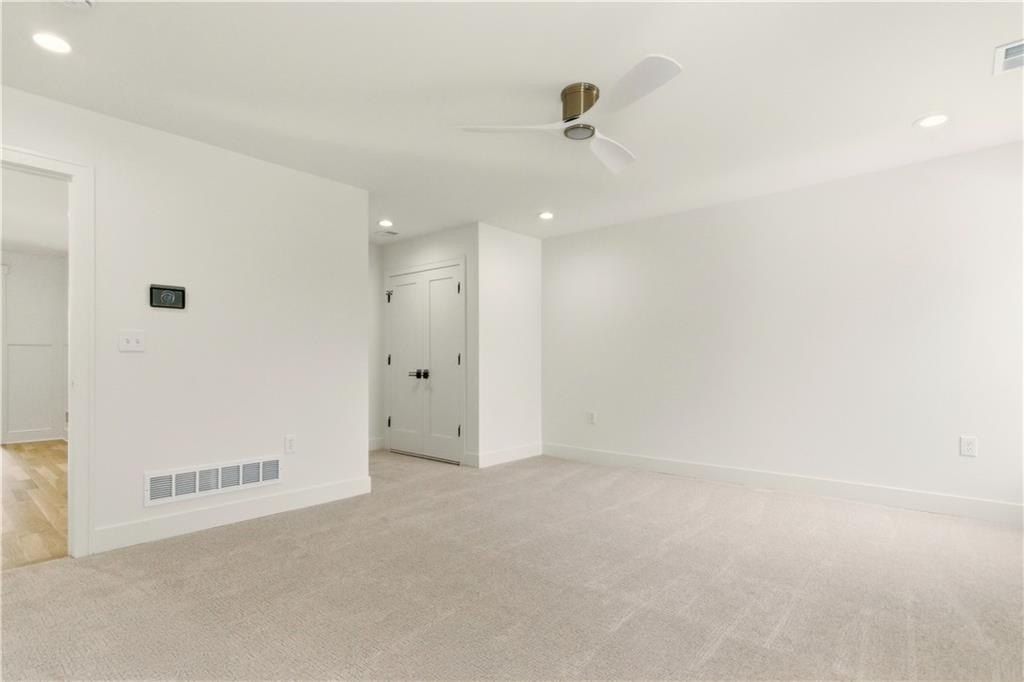 5311 W 71St Terrace. Prairie Village, KS 66208