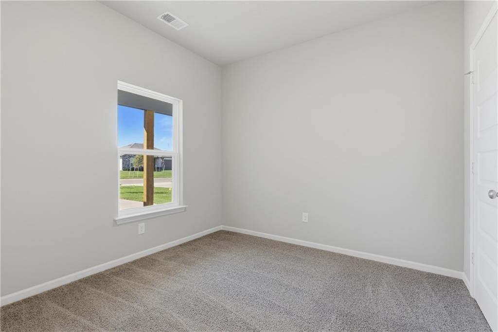 20281 W 194Th Terrace. Spring Hill, KS 66083