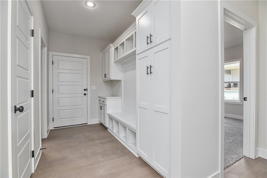 23819 W 59Th Terrace. Shawnee, KS 66226