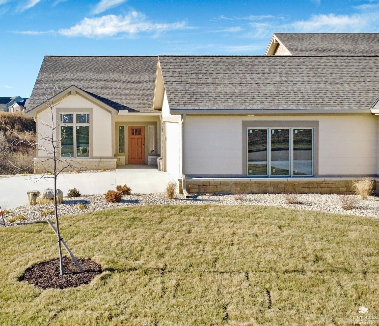 2021 Grand Ridge Court. Manhattan, KS 66503