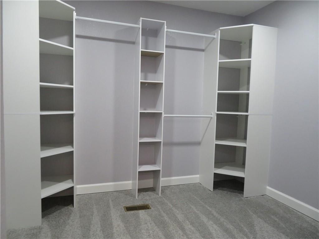 1124 E Peoria Street. Paola, KS 66071