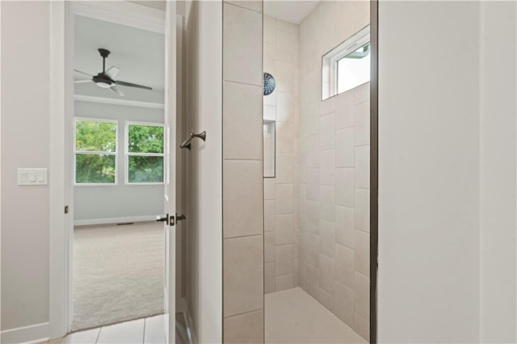 1565 Grayhawk Drive. Basehor, KS 66007