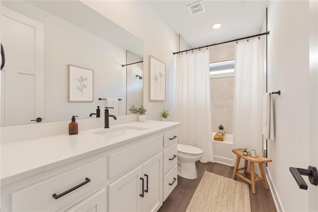 20659 Skyview Lane. Spring Hill, KS 66083