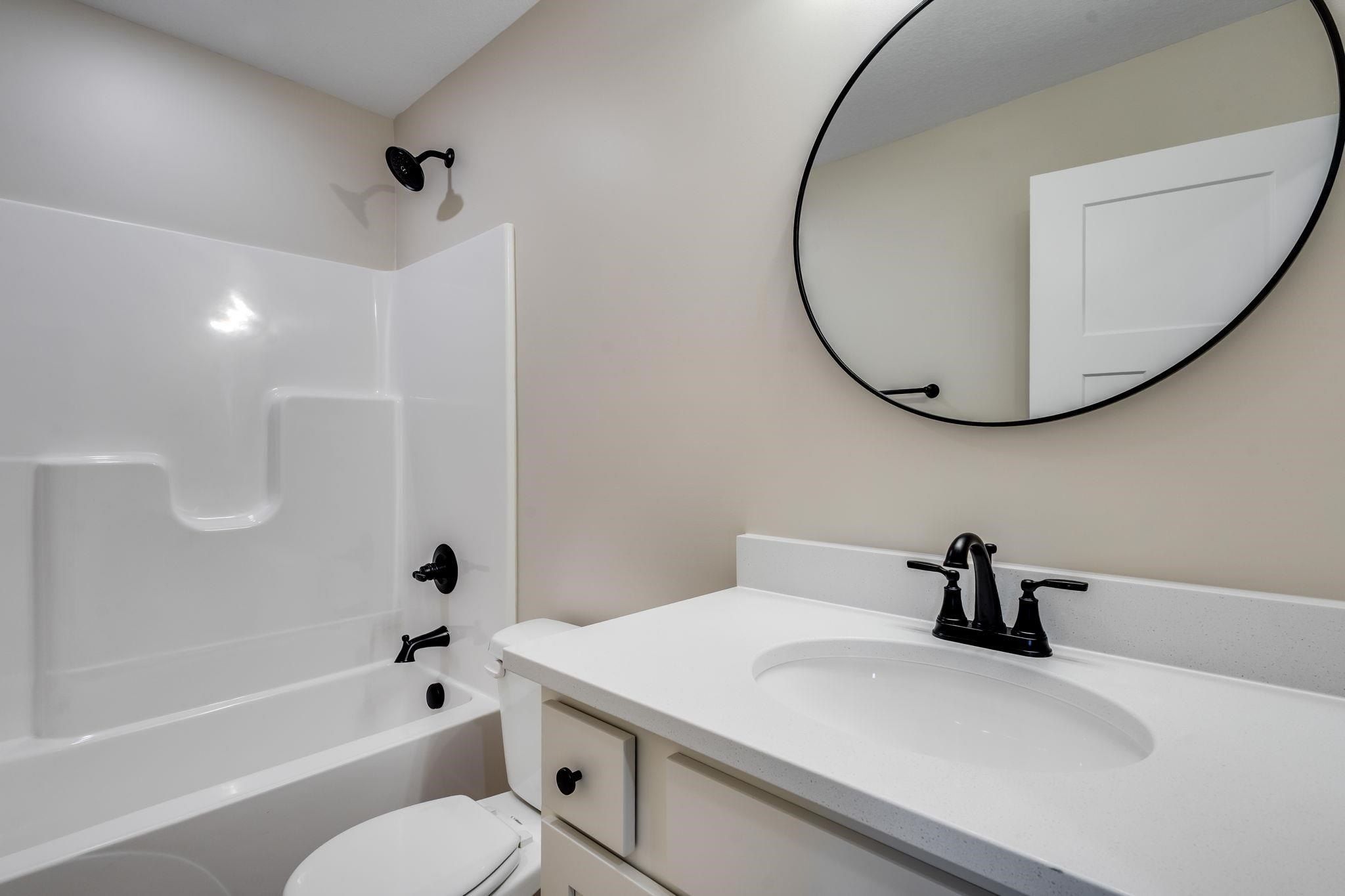 3973 W Longleaf. Wichita, KS 67205