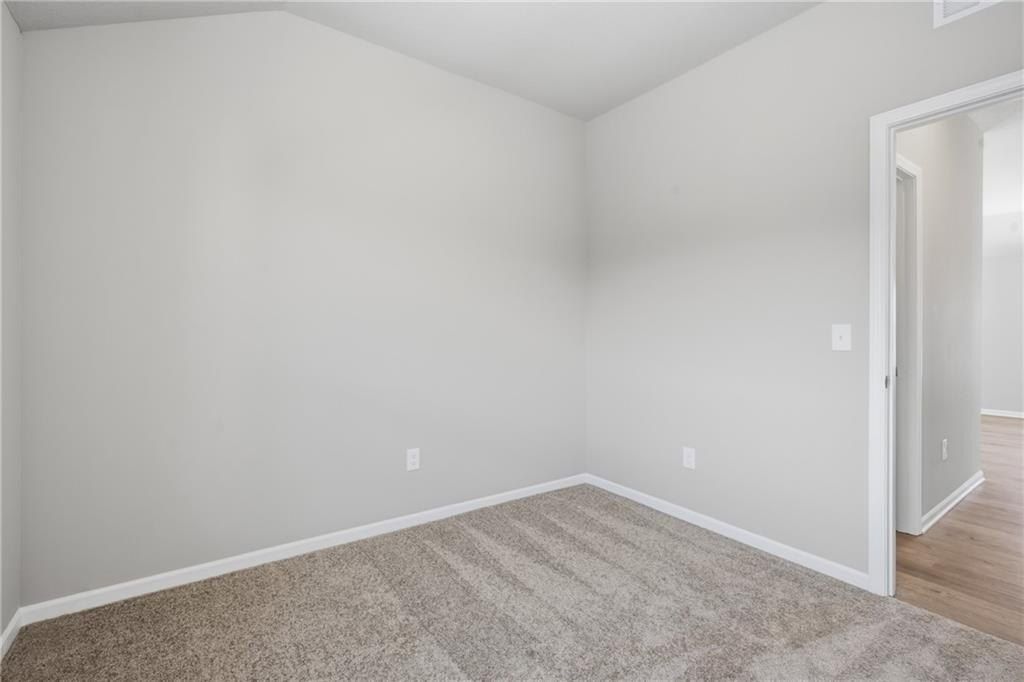 20240 W 194Th Terrace. Spring Hill, KS 66083