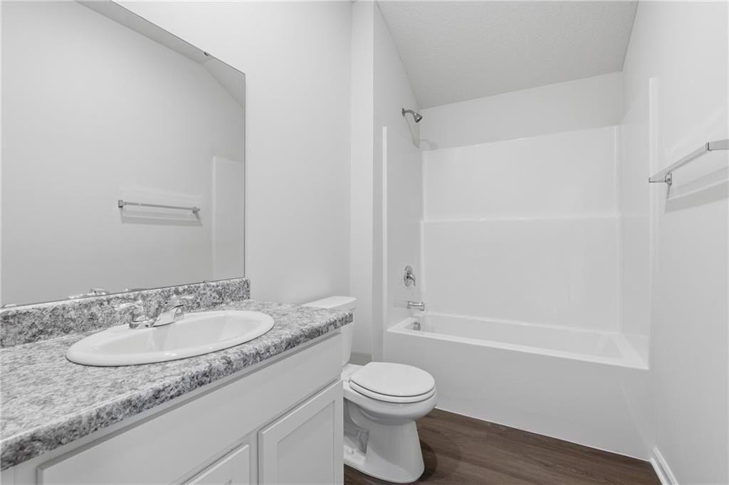 20224 W 194Th Terrace. Spring Hill, KS 66083