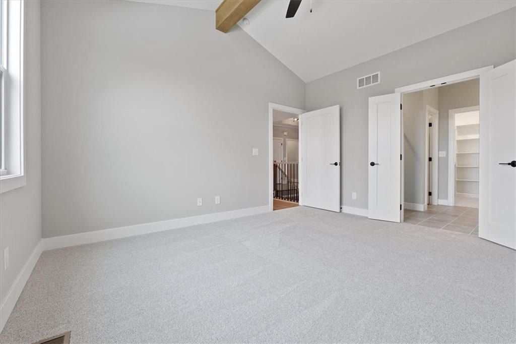 25069 W 94Th Terrace. Lenexa, KS 66227