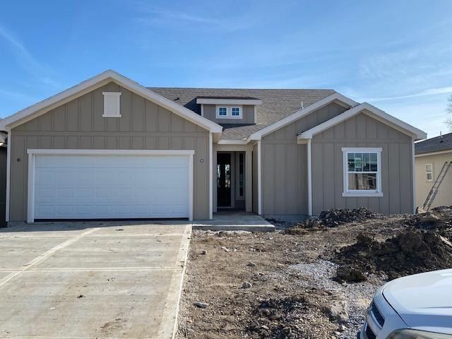 20677 Skyview Lane. Spring Hill, KS 66083