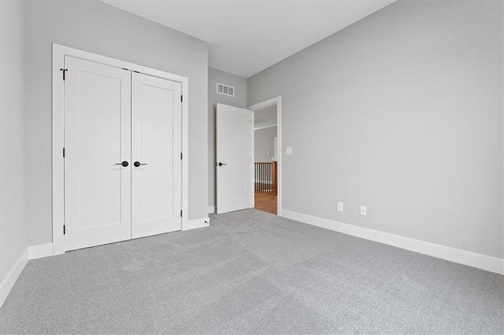 25050 W 94Th Terrace. Lenexa, KS 66227