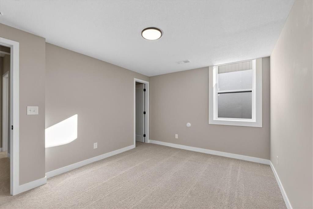 25056 W 94Th Terrace. Lenexa, KS 66227