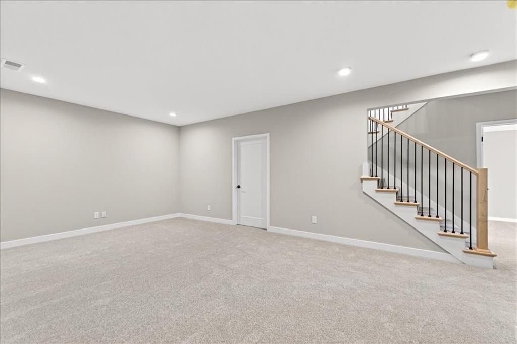 25058 W 94Th Terrace. Lenexa, KS 66227