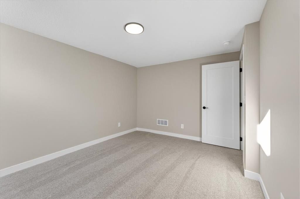 25056 W 94Th Terrace. Lenexa, KS 66227