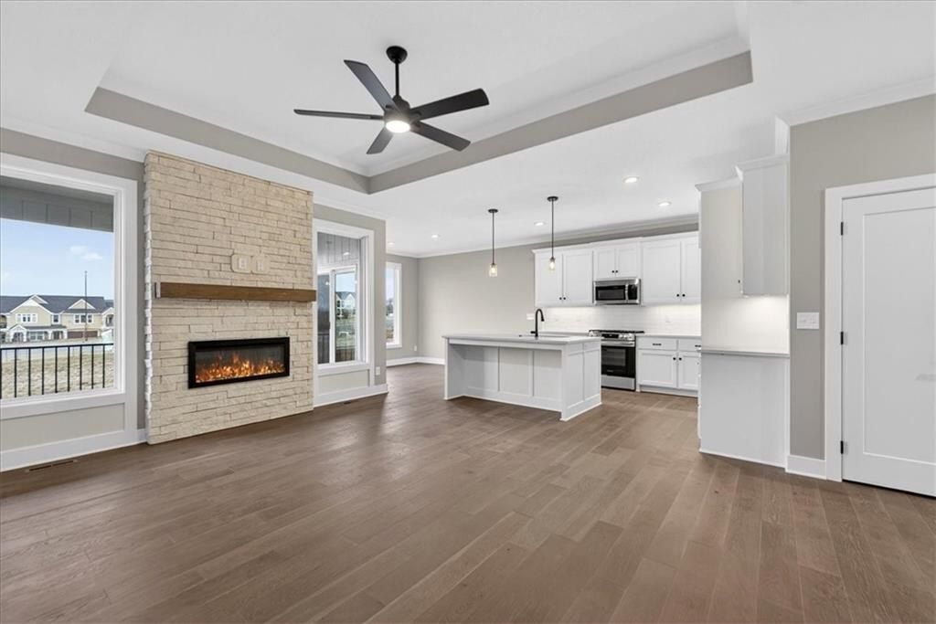 24995 W 94Th Place. Lenexa, KS 66227