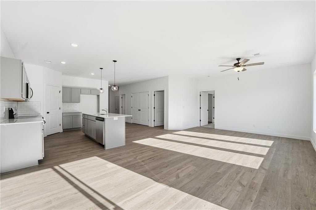 20518 Newcastle Street. Spring Hill, KS 66083