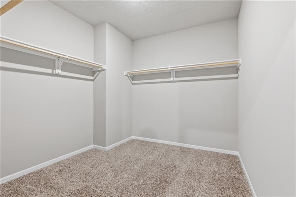 565 W Bluebird Street. Gardner, KS 66030