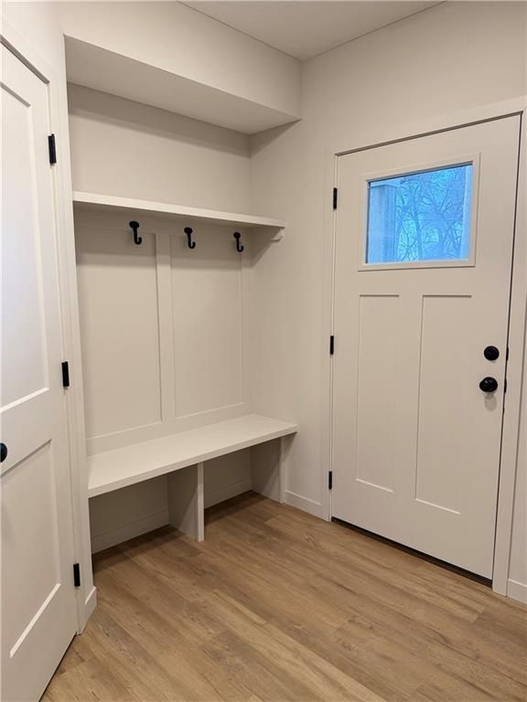 606 North Street. Lawrence, KS 66044