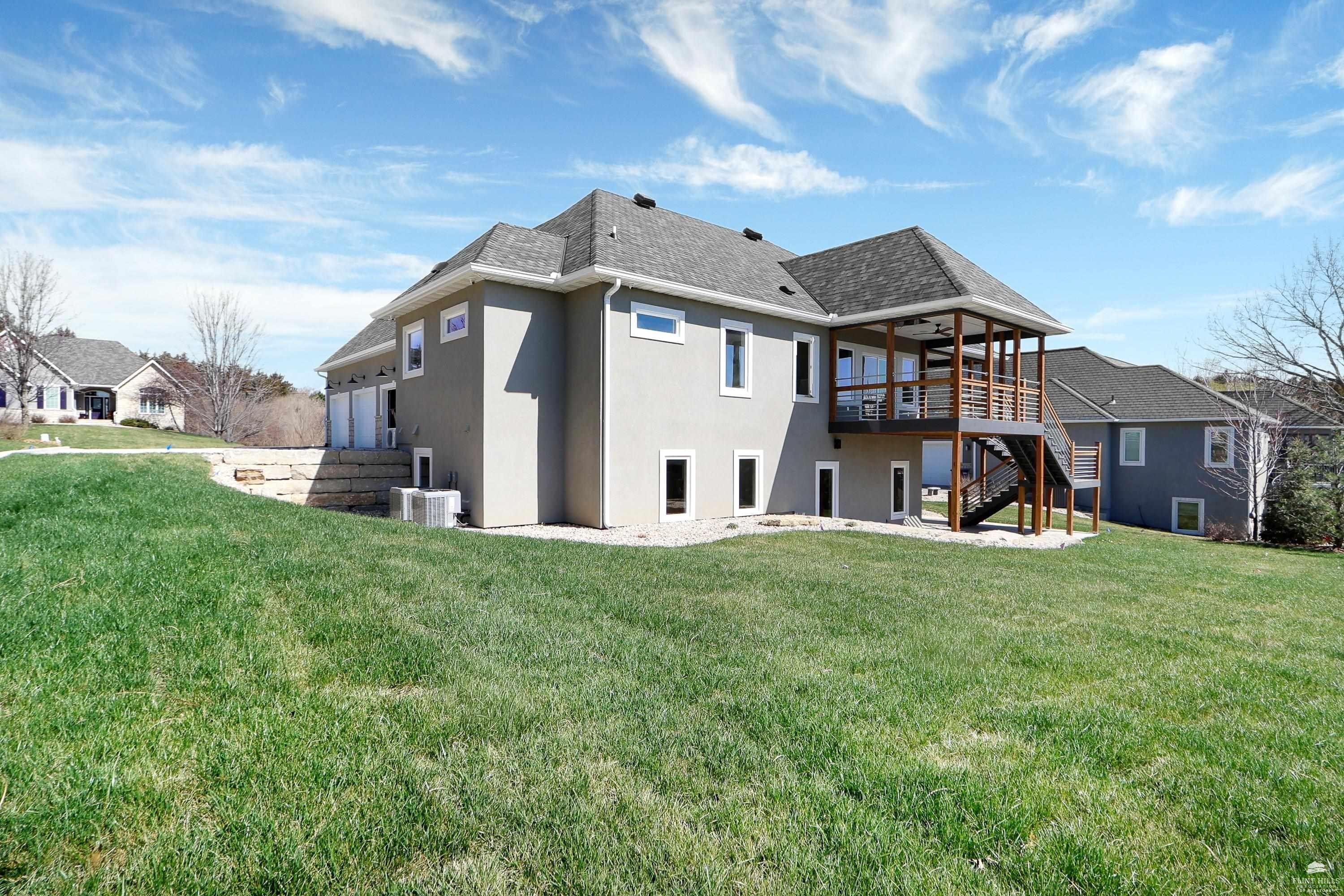 1113 Wyndham Heights Drive. Manhattan, KS 66503