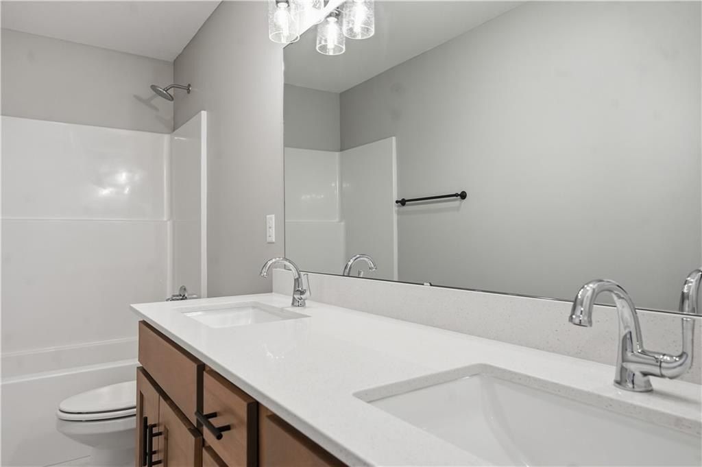 13458 W 179Th Terrace. Overland Park, KS 66013