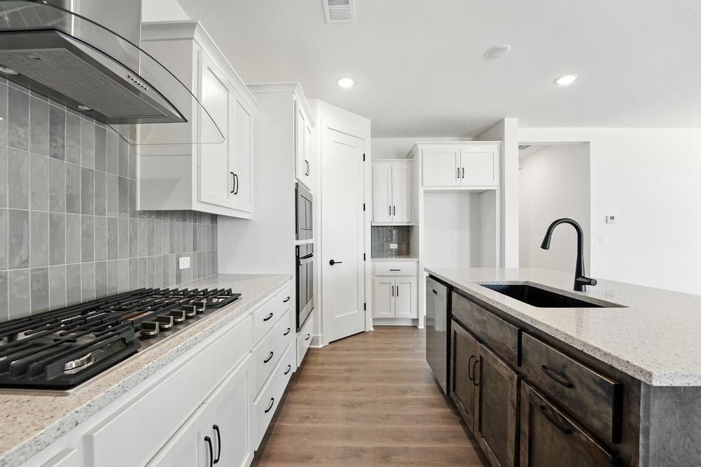 32727 W 176Th Terrace. Gardner, KS 66030