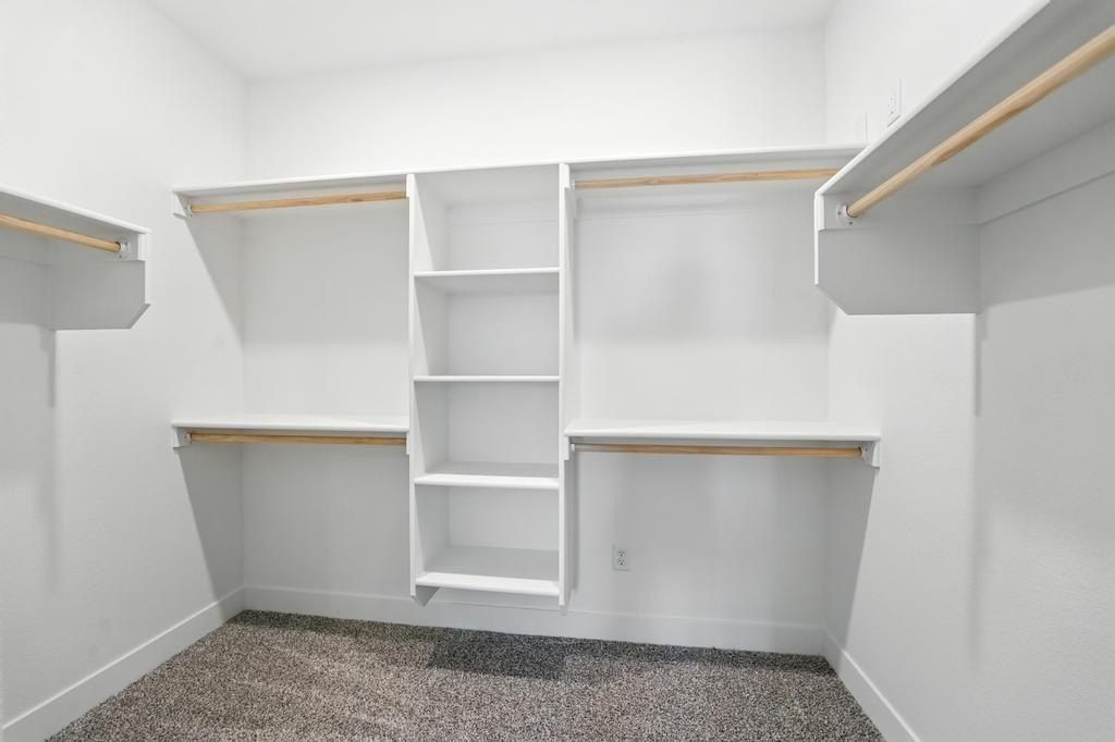 32710 W 176Th Terrace. Gardner, KS 66030